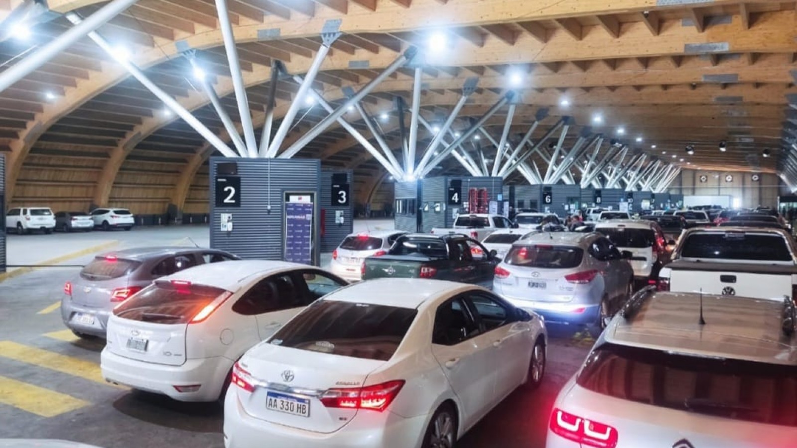 Hasta 12 horas de espera sufrieron algunos para cruzar a Chile