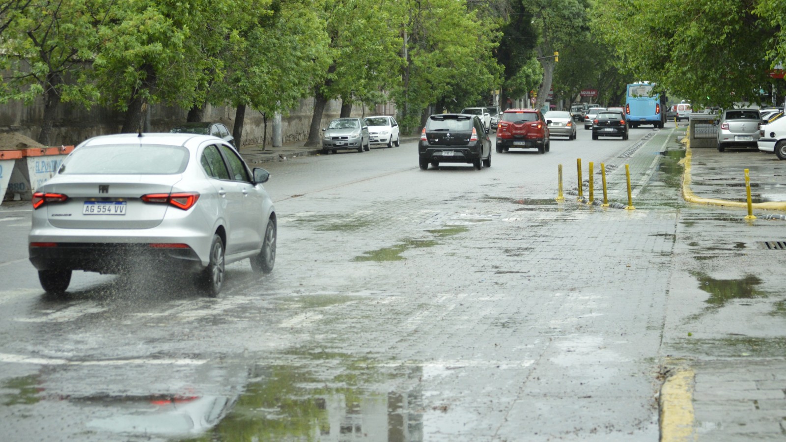 Alerta amarilla por tormentas fuertes para este domingo 5 de enero: Mendoza y cuatro provincias más afectadas