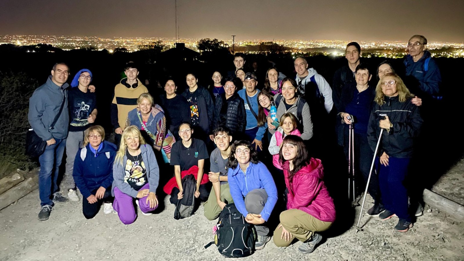 Inicia el año explorando la magia del trekking nocturno en Mendoza