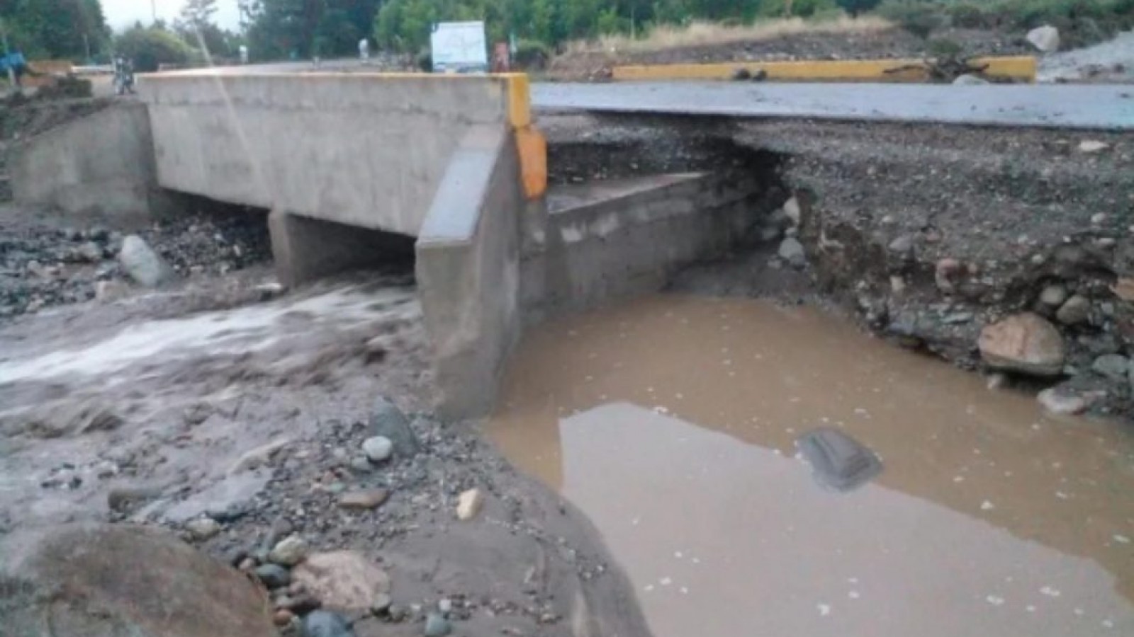 Fuertes tormentas y crecidas de ríos dejaron varias rutas intransitables en Mendoza