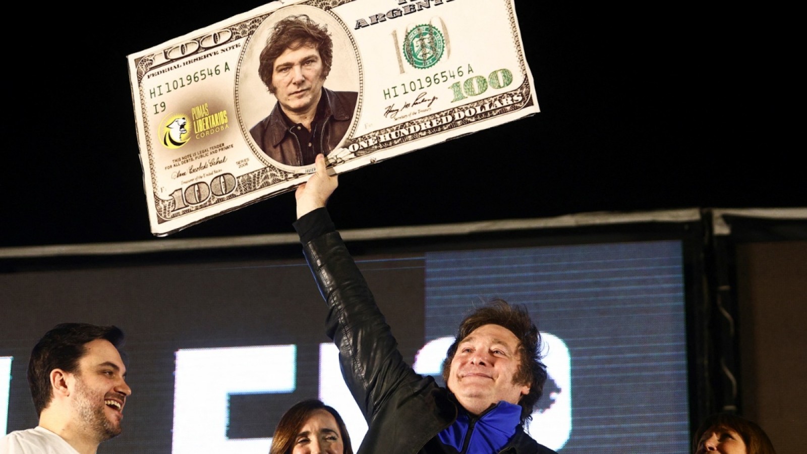 A partir de hoy se podrán mostrar en dólares los precios de bienes y servicios