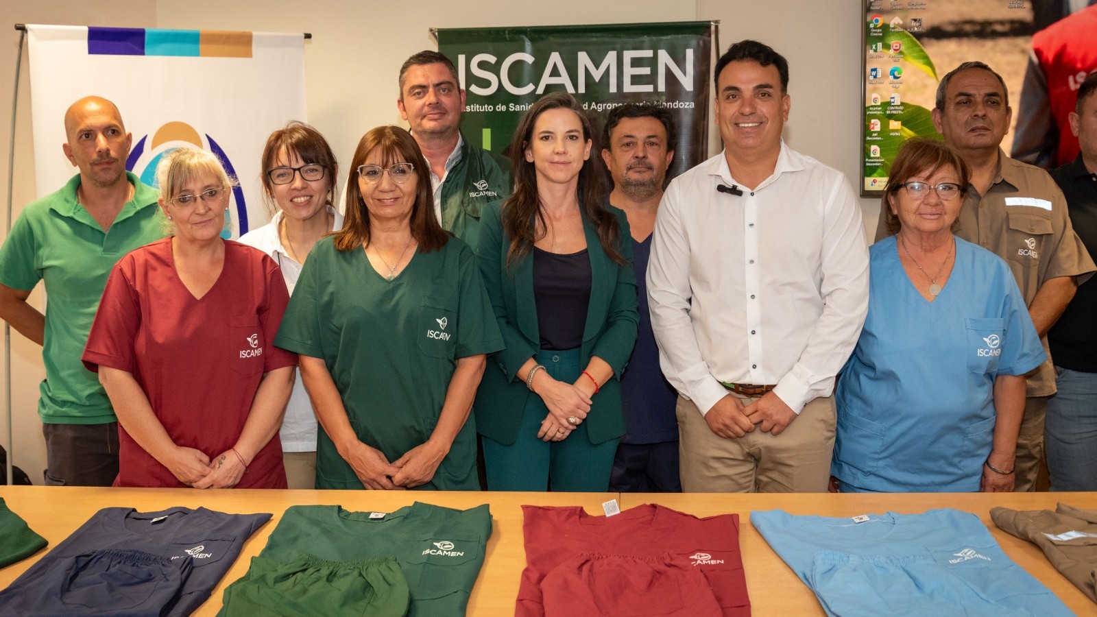 El gobierno de Mendoza entrega indumentaria producida en establecimientos penales