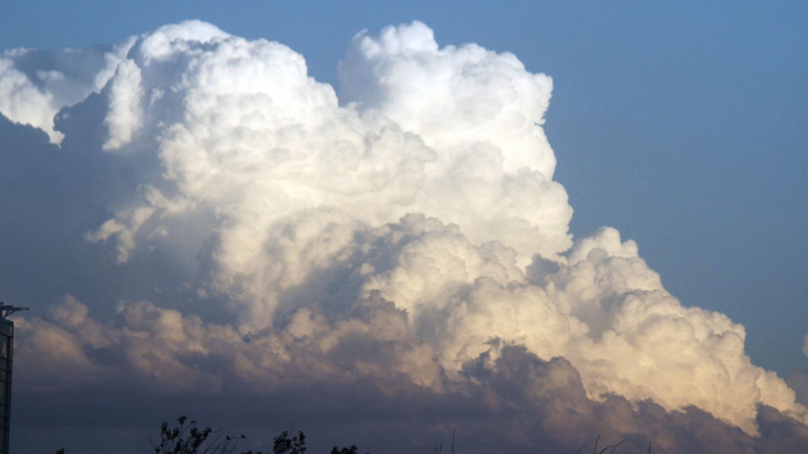 Sigue el calor en Mendoza con temperaturas de 38 grados y probabilidad de tormentas