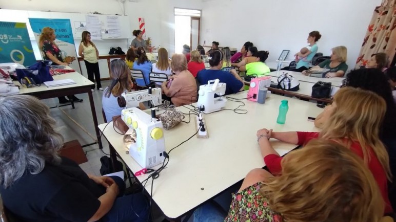 Talleres gratuitos para confeccionar mochilas y pecheras escolares