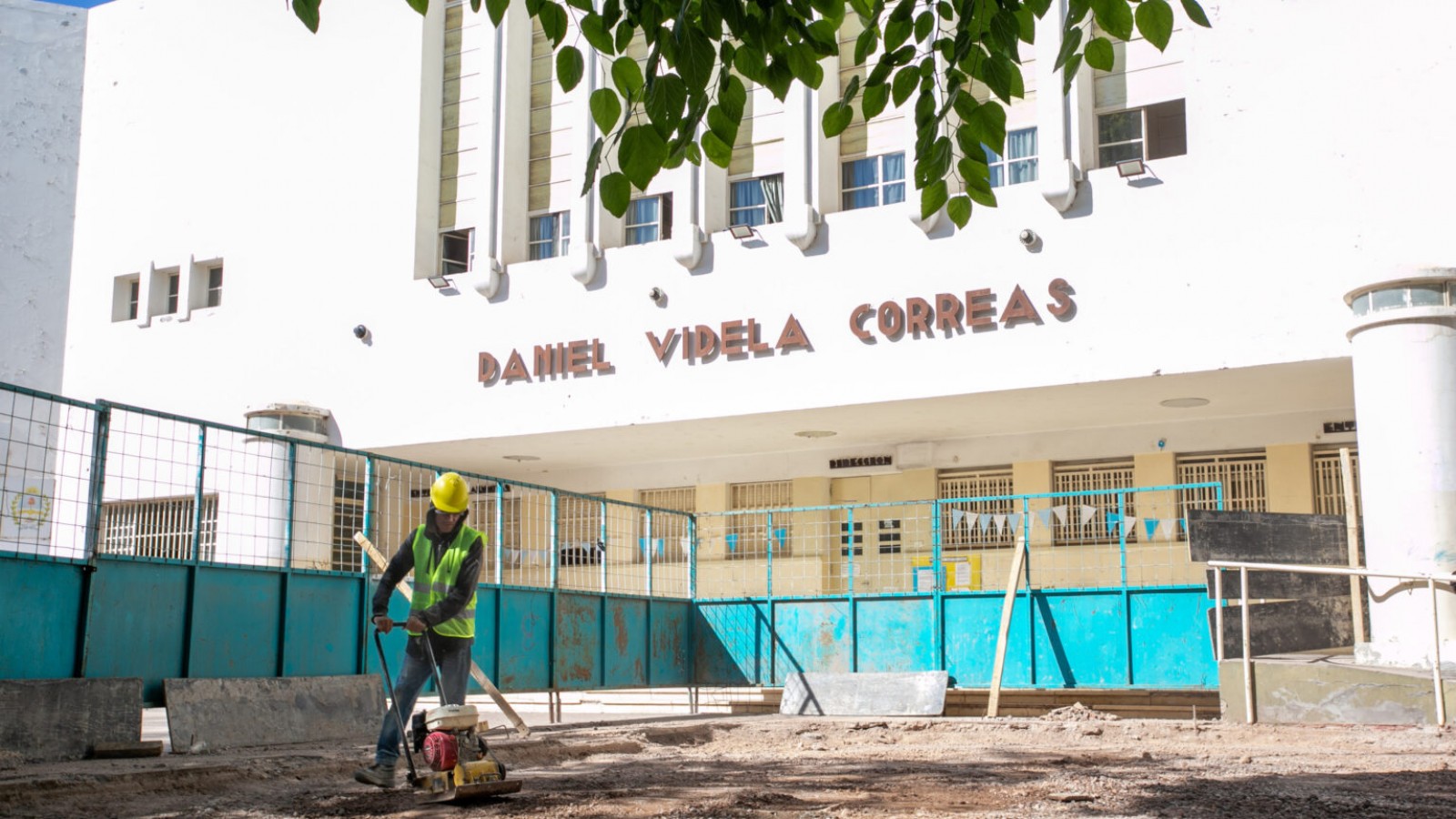 Mejoras en veredas y fachadas de 18 colegios antes del inicio de clases