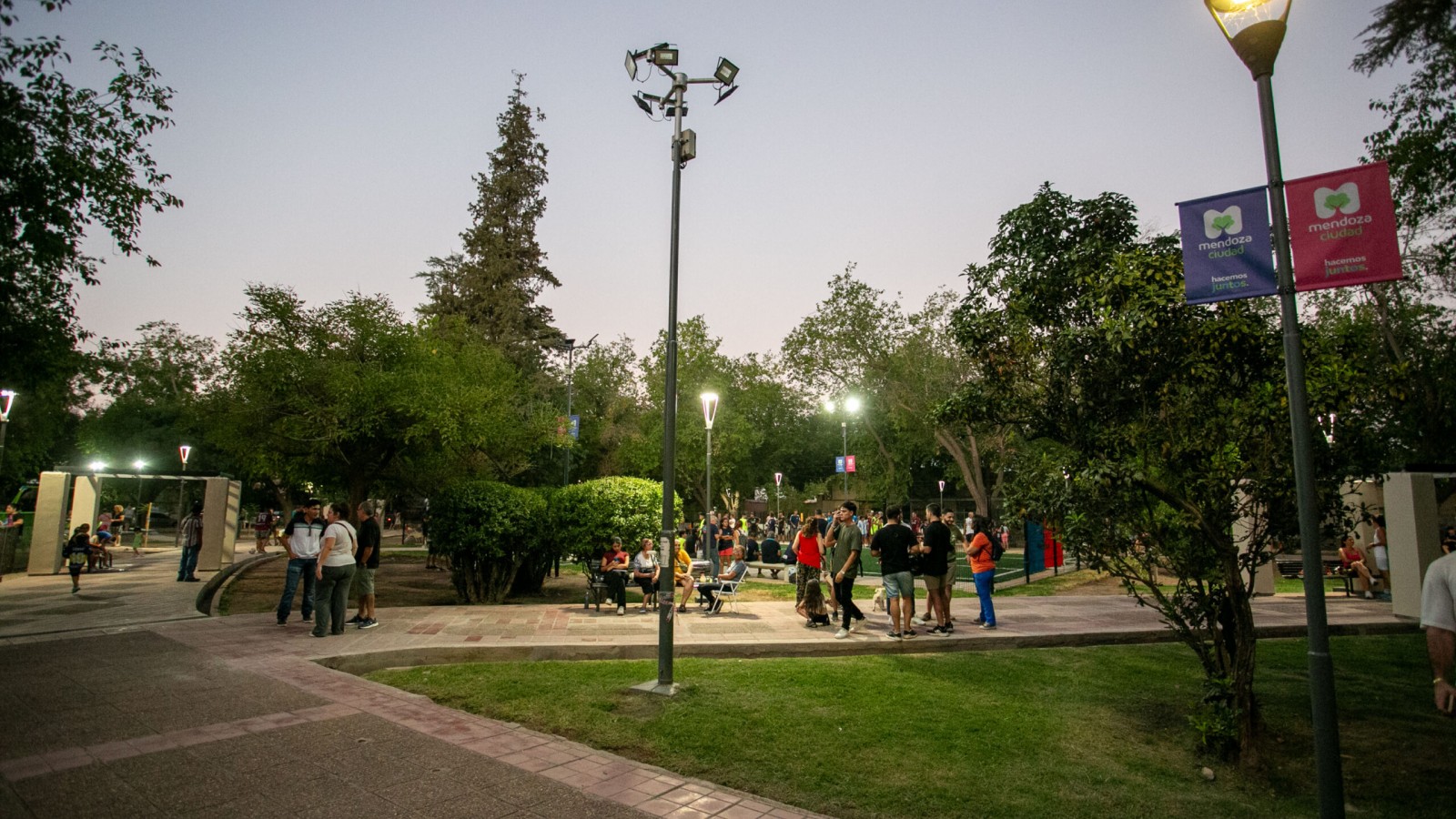 Plaza Mathus Hoyos: nueva cancha de fútbol y mejoras para los vecinos de la Cuarta Sección