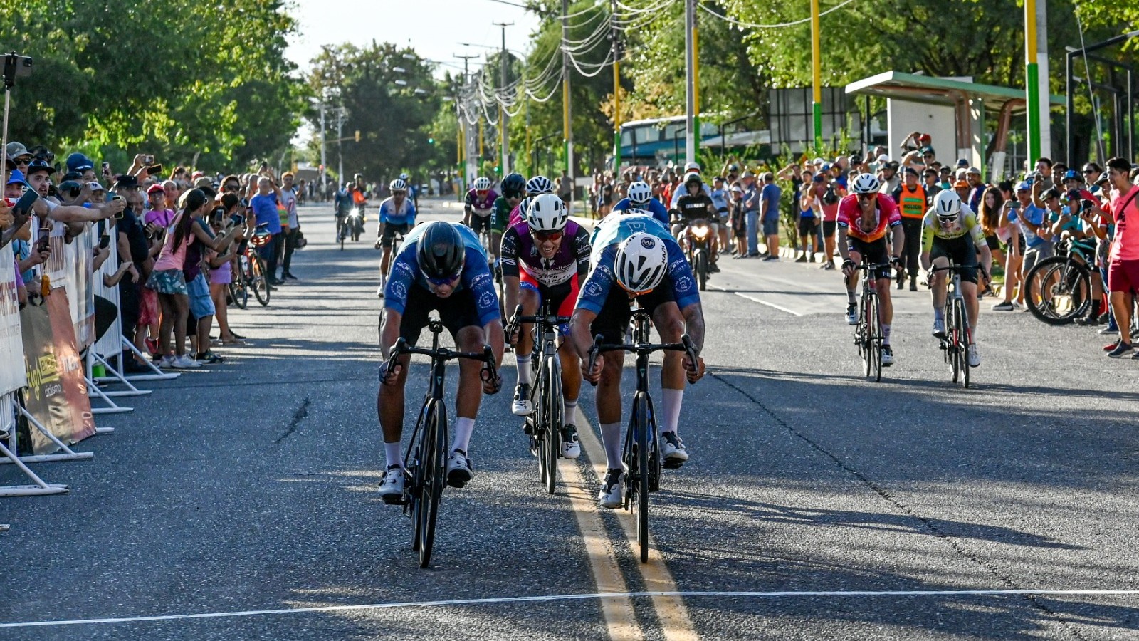 La sexta etapa fue para Mauricio Páez, una proeza desde Lavalle hasta Junín en la 49 Vuelta Ciclista de Mendoza