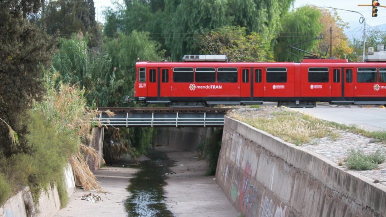 Con un crédito del Banco Nación la provincia avanza con la extensión del Metrotranvía