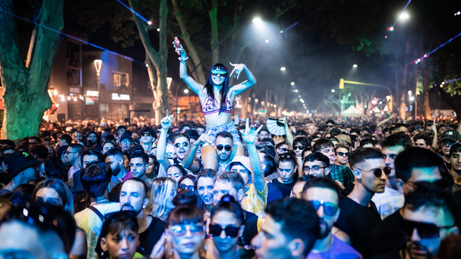 La Arístides celebra su séptimo aniversario con una noche de música y fiesta