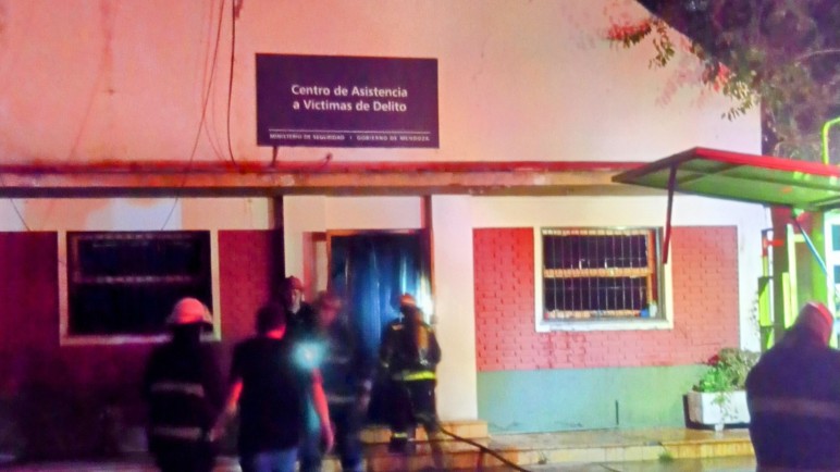 Se prendió fuego un sector del Ministerio de Seguridad de Mendoza