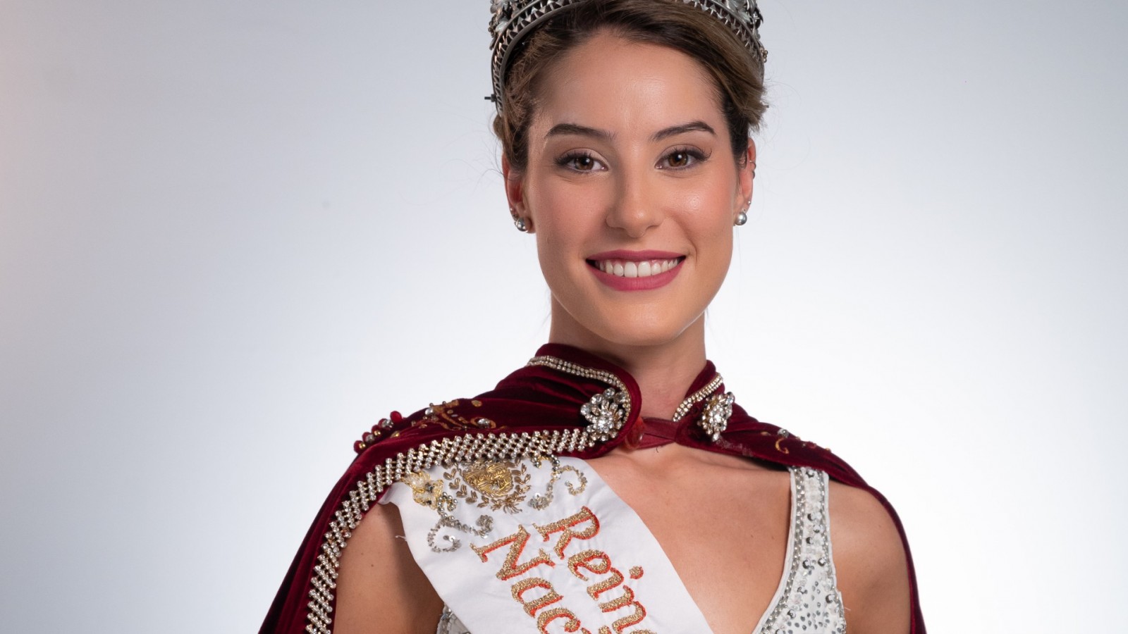 Alejandrina, de Las Heras es la Reina Nacional de la Vendimia 2025