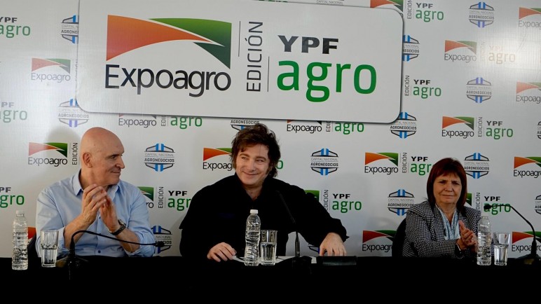 Milei respaldó a Bullrich por la represión a jubilados y volvió a amenazar el derecho a la protesta