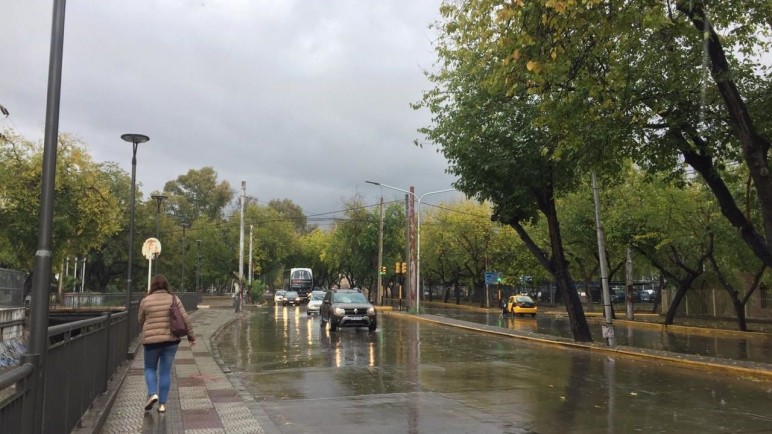 Mendoza bajo alerta por vientos, lluvia y granizo