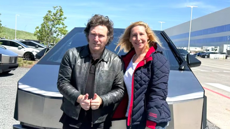 Autos medianos en extinción, aparecen los autos de Elon Musk