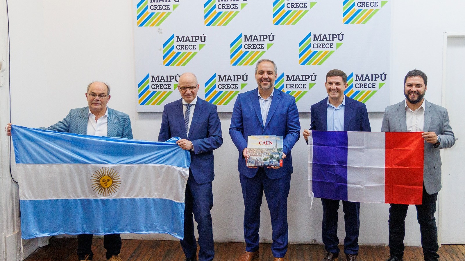 Maipú y Fleury-sur-Orne firman un acuerdo de cooperación internacional