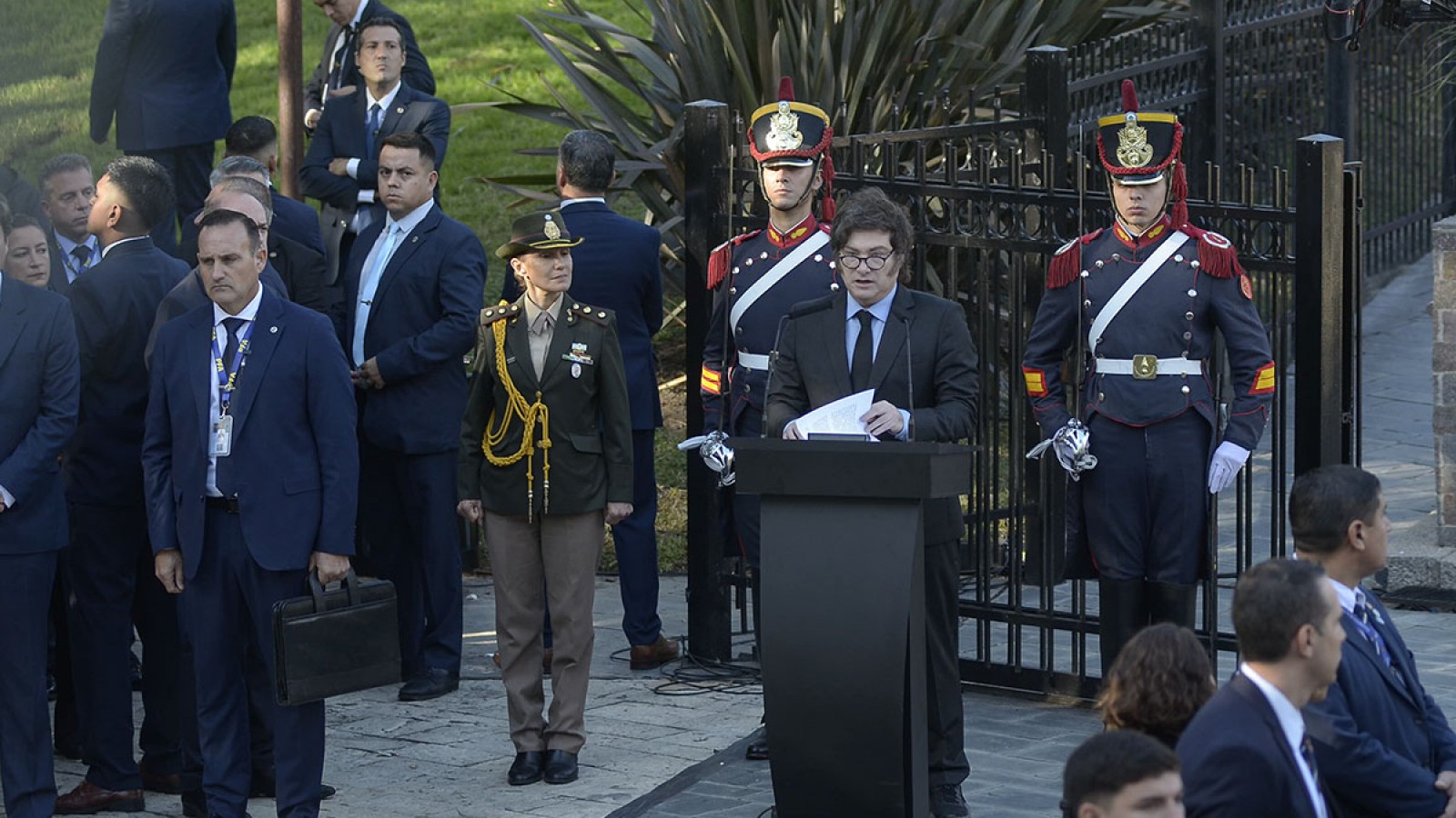 Milei dejo de lado a veteranos, habló de autodeterminación de los kelpers y Cristina opinó
