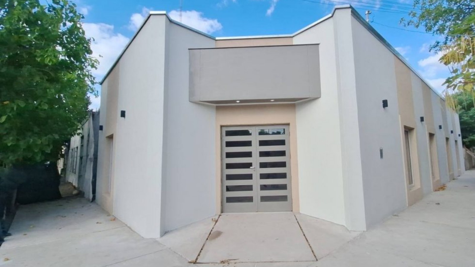 Omar Félix inaugura el renovado Centro de Jubilados de Villa Atuel