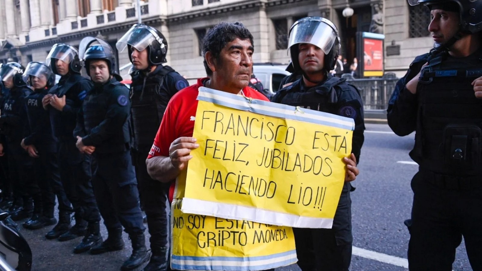Otra vez las fuerzas de seguridad de Bullrich reprimió la marcha de jubilados