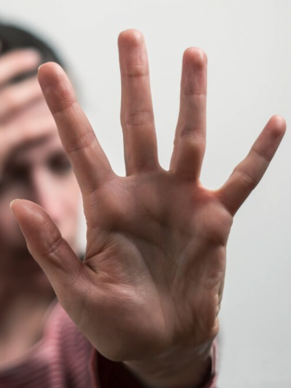 Cómo sobrevivir a un ataque de pánico en la época de Milei