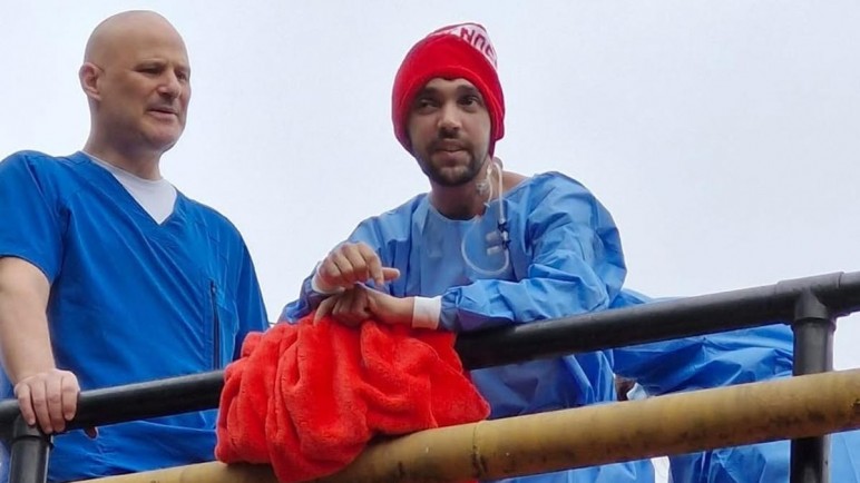 Recibe el alta el fotógrafo baleado por las fuerzas represivas de Patricia Bullrich