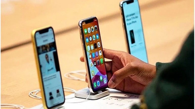 El gobierno de Javier Milei eliminará aranceles a celulares importados