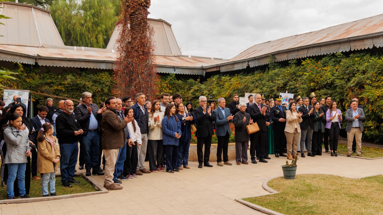 Maipú celebró sus 167 años con un emotivo acto en la histórica Cruz de Piedra