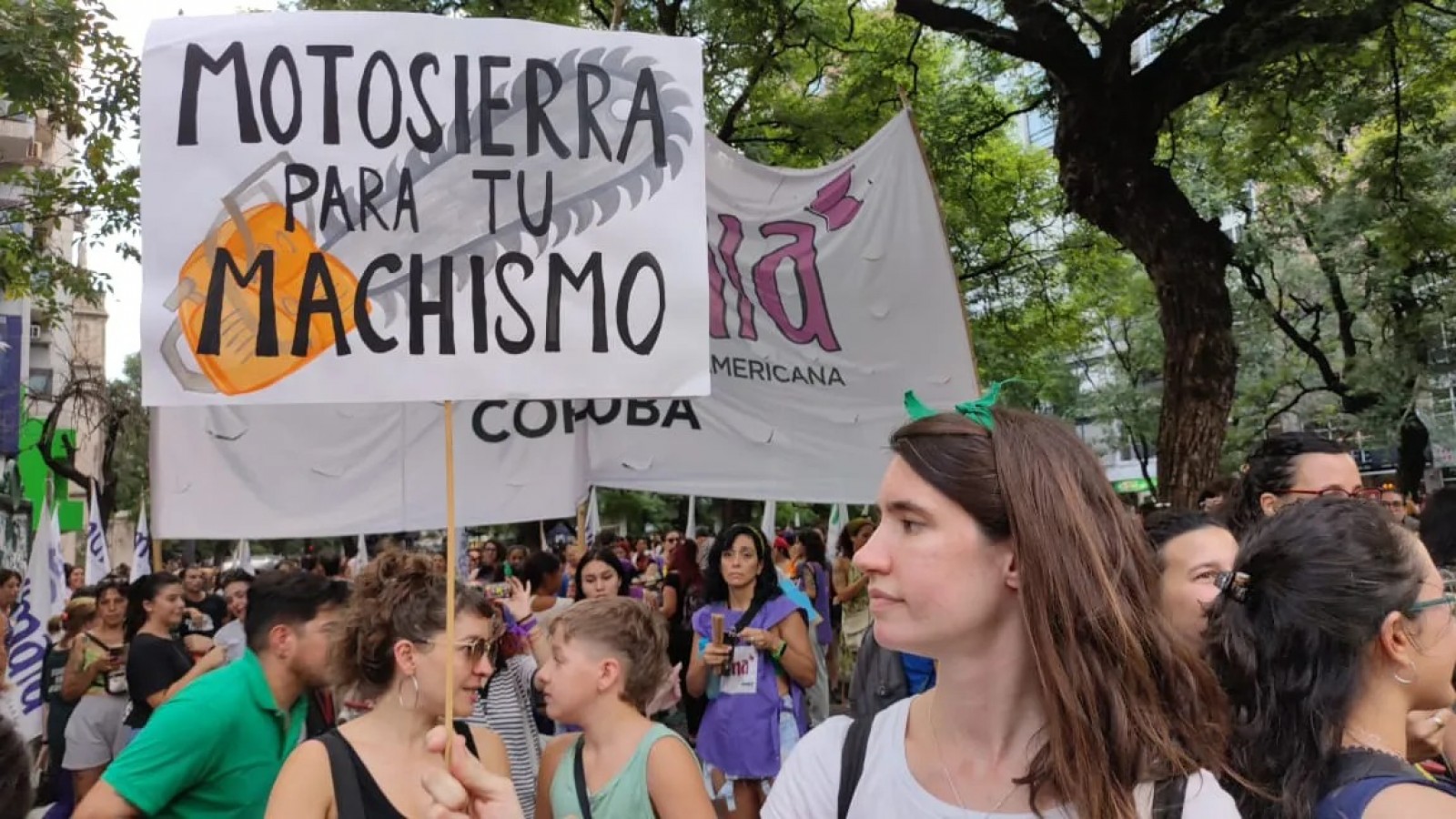 Javier Milei y el ministro Cúneo Libarona eliminan programas contra la violencia de género