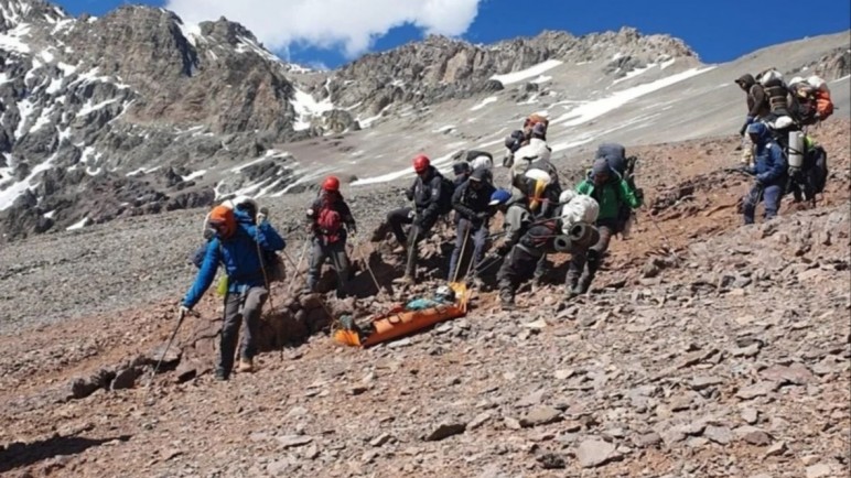 El gobierno de Mendoza busca cobrar a las víctimas de accidentes por los rescates en alta montaña