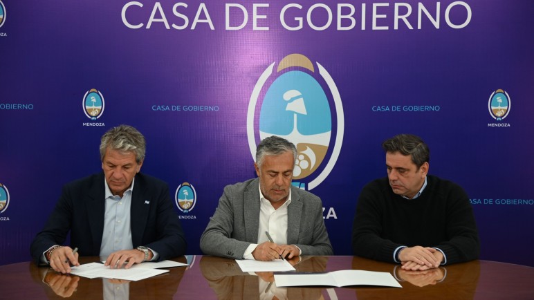 Alfredo Cornejo incentiva a los mendocinos para que saquen los "dólares del colchón"