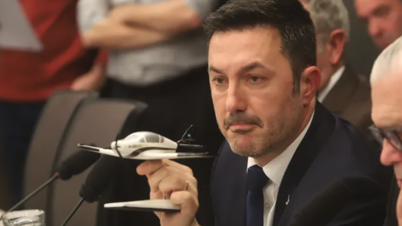 Furia en las Fuerzas Armadas: suboficiales denuncian abandono y "crueldad" por parte de Luis Petri