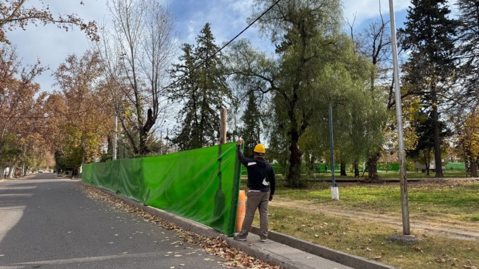 Inician la remodelación integral de la plaza Hilario Cuadros en barrio Constitución