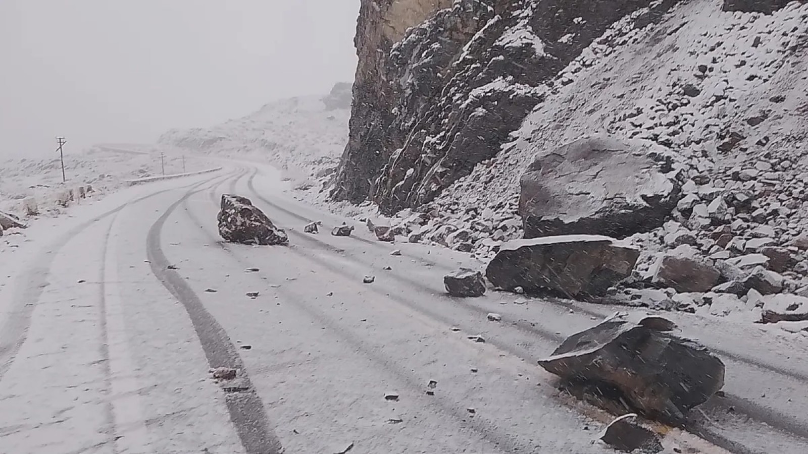 Por derrumbe e intensas nevadas el Paso Cristo Redentor permanecerá cerrado