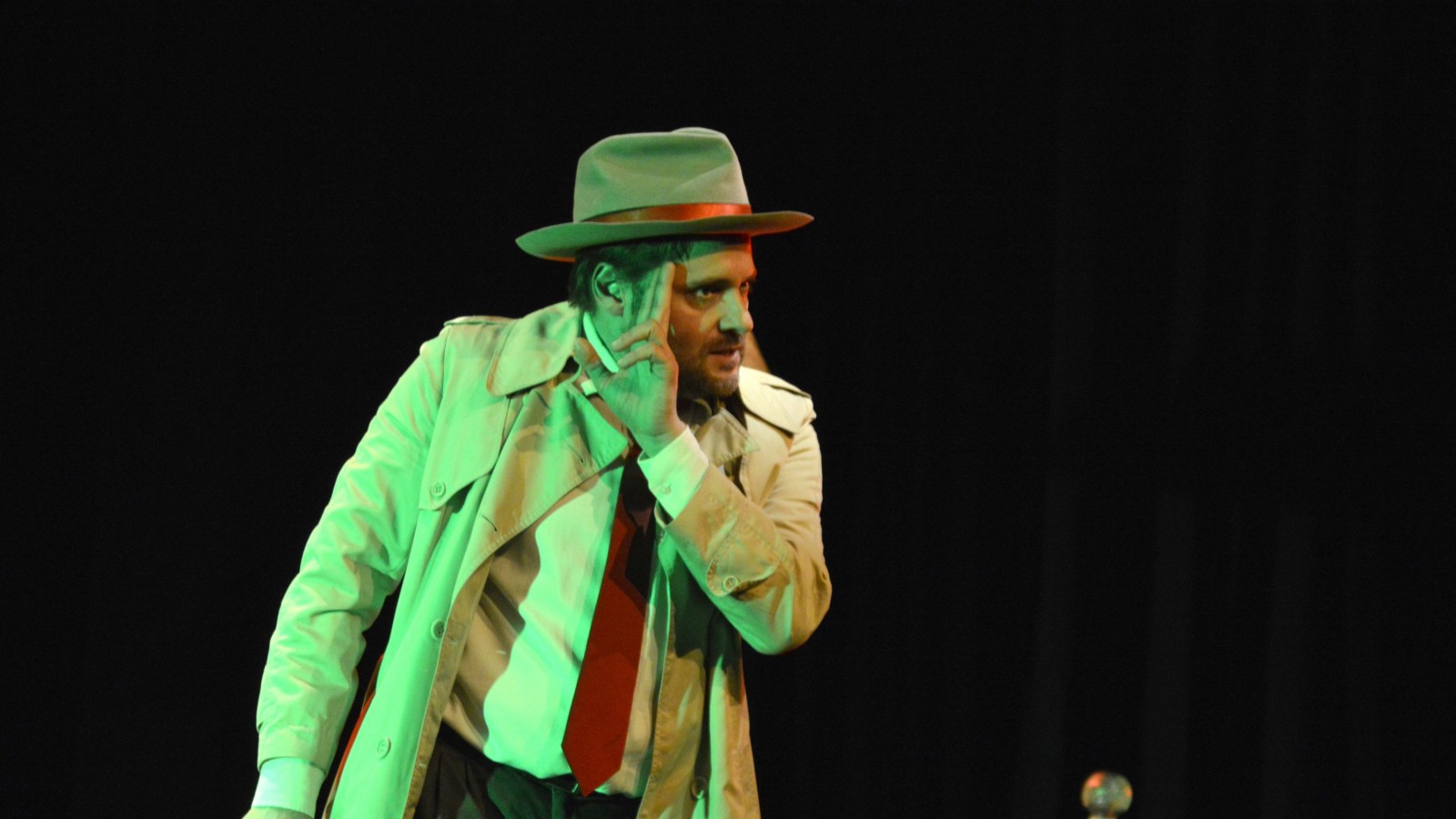 "Bitácora de un suceso nunca resuelto y jamás acontecido" sube a escena y consolida su éxito