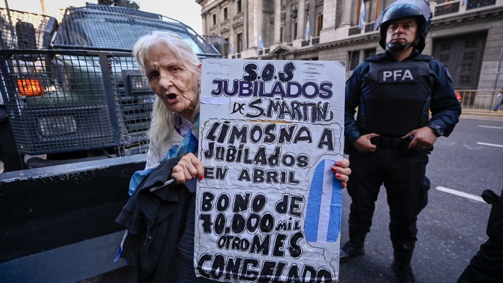 Milei confirmó el bono de 70.000 pesos congelado desde el 2024 a jubilados