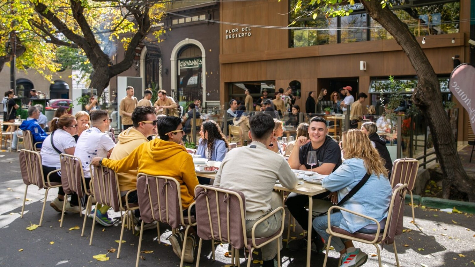 "Domingo en la Sarmiento" vuelve con sabores patrios, música y tradición