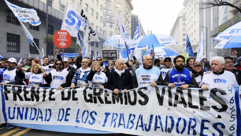 Denuncian a Milei y Sturzenegger de poner en riegos vidas humanas por el cierre de Vialidad