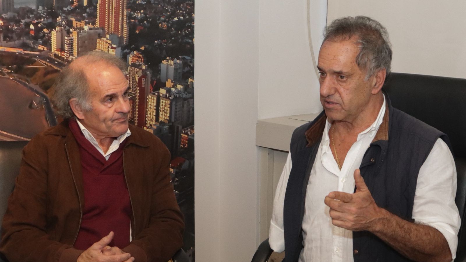 Tras las gestiones para el traslado de la elefanta Kenya, Scioli analiza medidas por la superpoblación de carpinchos