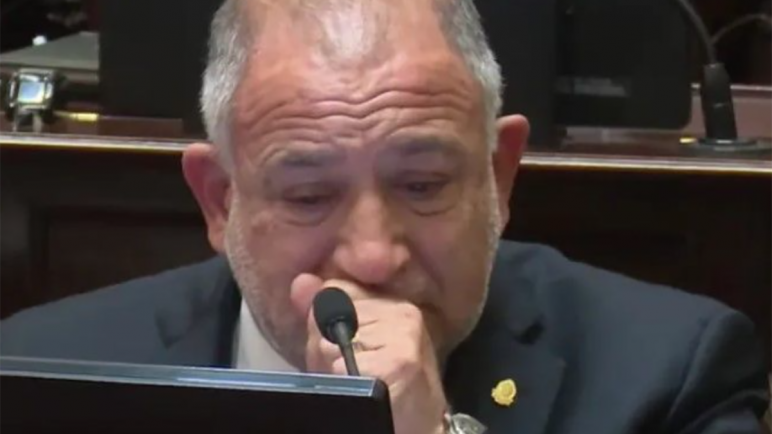 El ocaso de Milei: la semana en que se quebró el mito del emperador