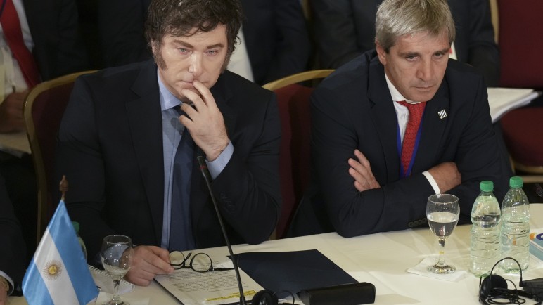 Un gran porcentaje de argentinos no confía en que Milei y Caputo estén mejorando la economía