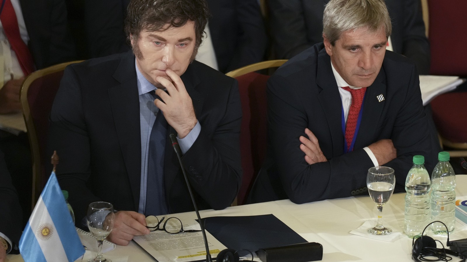 Un gran porcentaje de argentinos no confía en que Milei y Caputo estén mejorando la economía