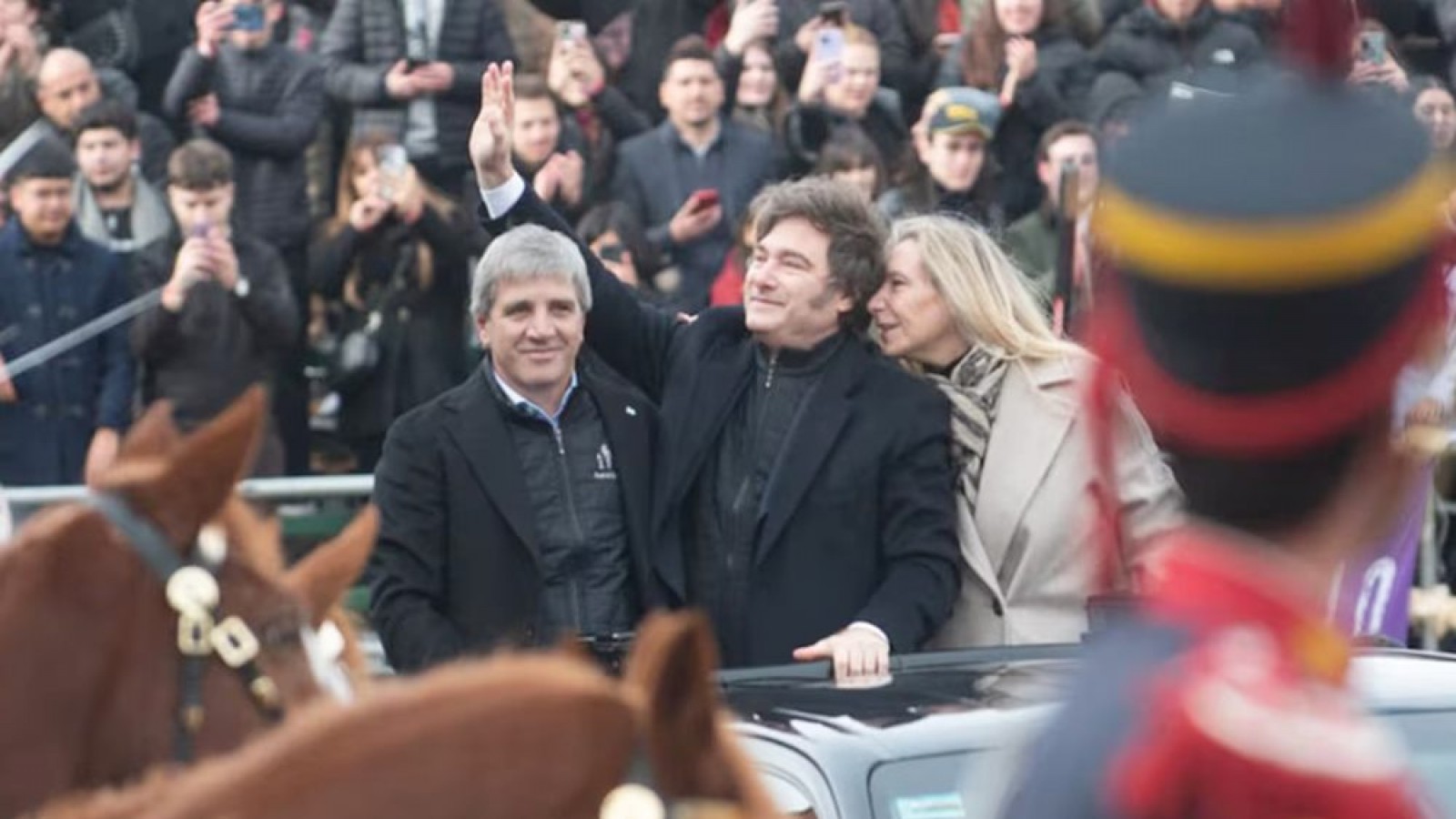 Los privilegiados ríen, el pueblo llora