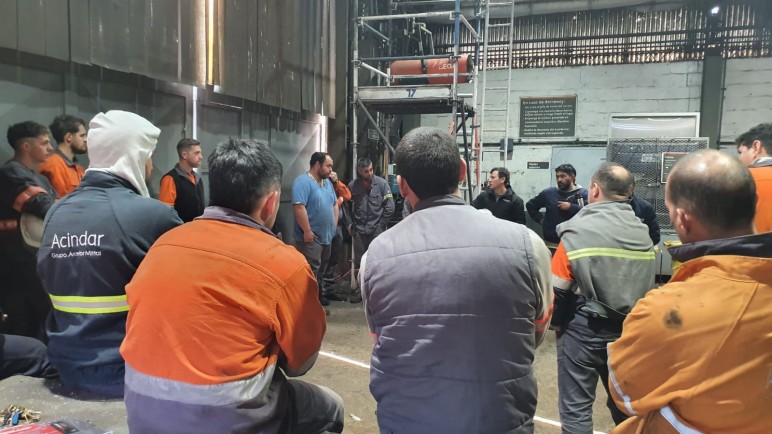 Paralización y suspensiones en Acindar por el freno de la obra pública y la baja en la construcción