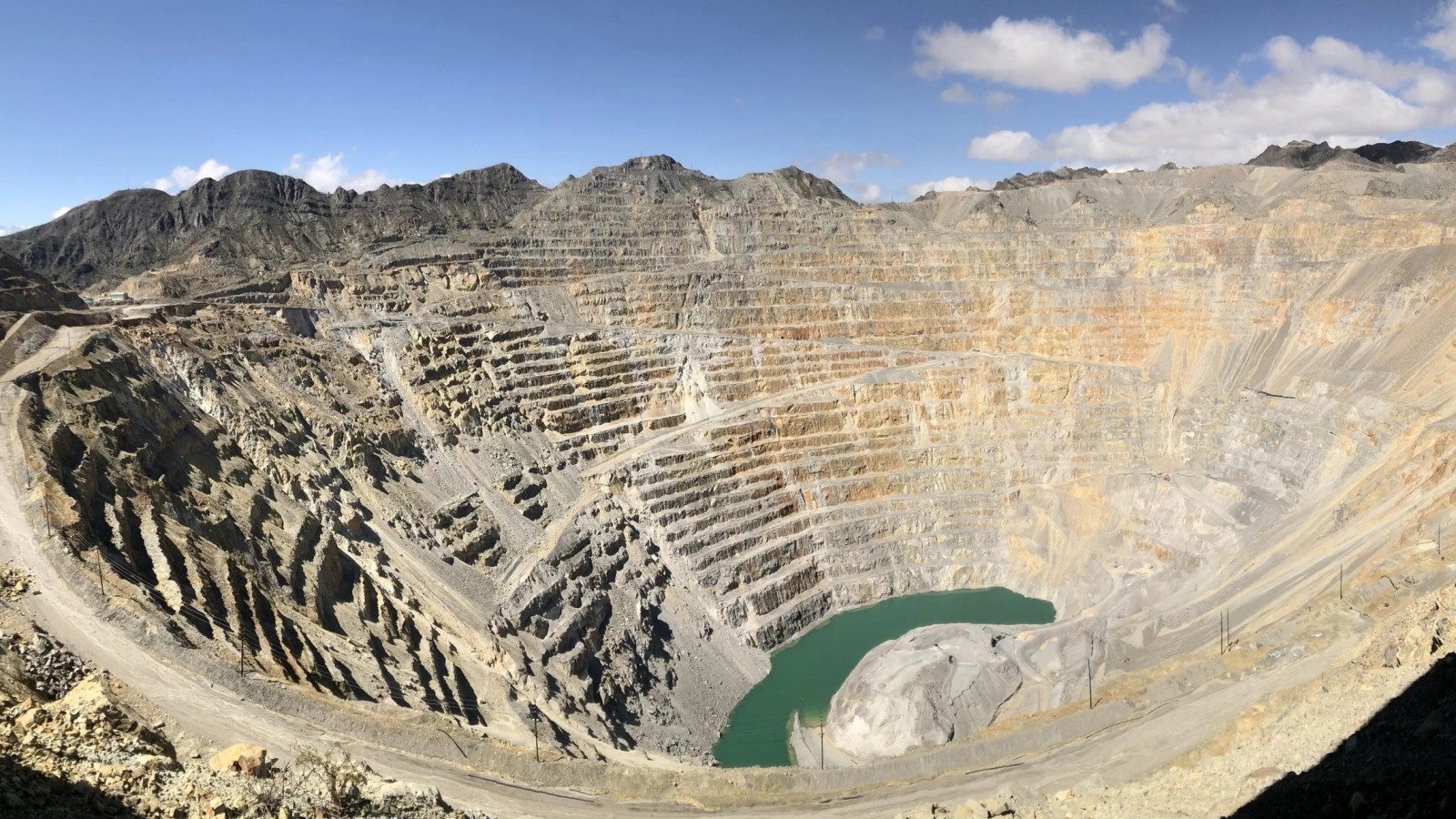 El gobierno de Javier Milei elimina retenciones a las exportaciones mineras