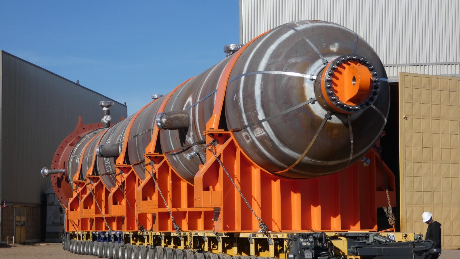 Gran operativo de tránsito en Godoy Cruz y Luján por el traslado de un reactor de IMPSA a YPF