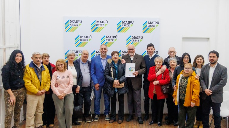 Maipú asesora a adultos mayores sobre la eximición de tasas municipales