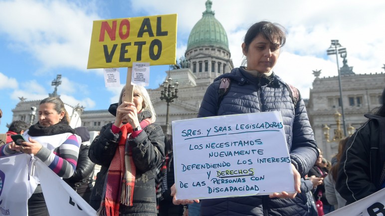 Diputados debate el freno a los vetos de Javier Milei en discapacidad y aumento a jubilados