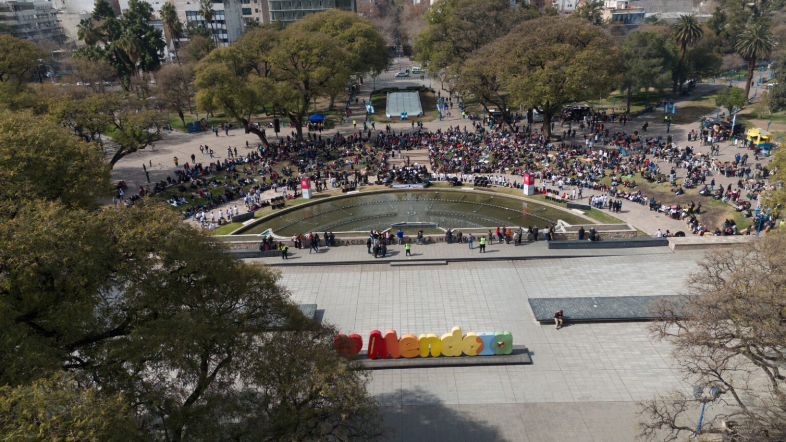 Más de 10 mil personas celebraron el Día del Padre Mendocino en el cierre del Agosto Sanmartiniano