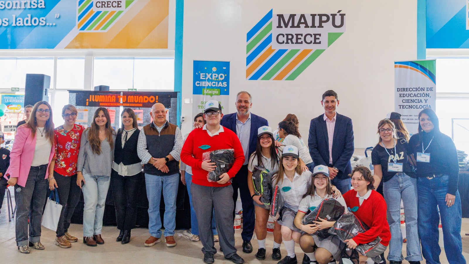 Maipú celebró su primera Expo Ciencia con más de 14 escuelas y cientos de jóvenes protagonistas