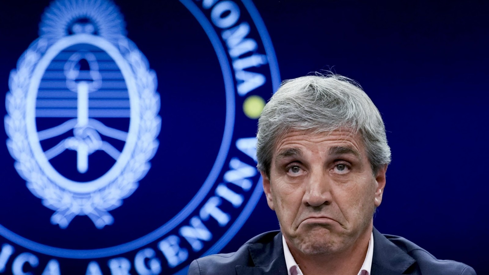 La Justicia le exige a Luis Caputo informar sobre la deuda que contrajo con el FMI