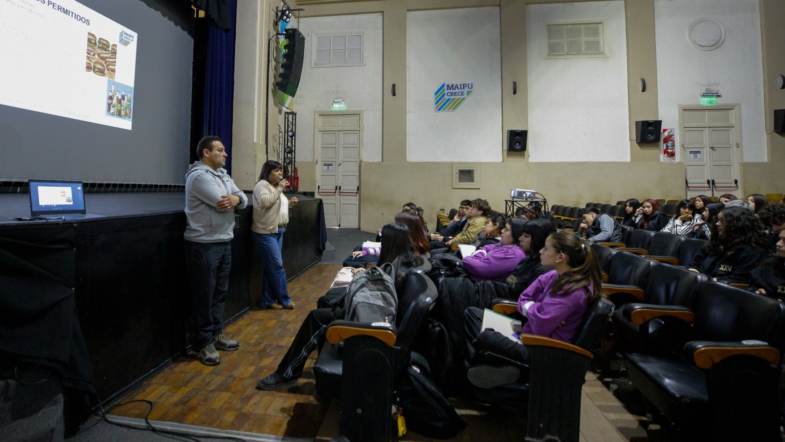 Capacitan a estudiantes para garantizar seguridad e higiene en los Kioscos